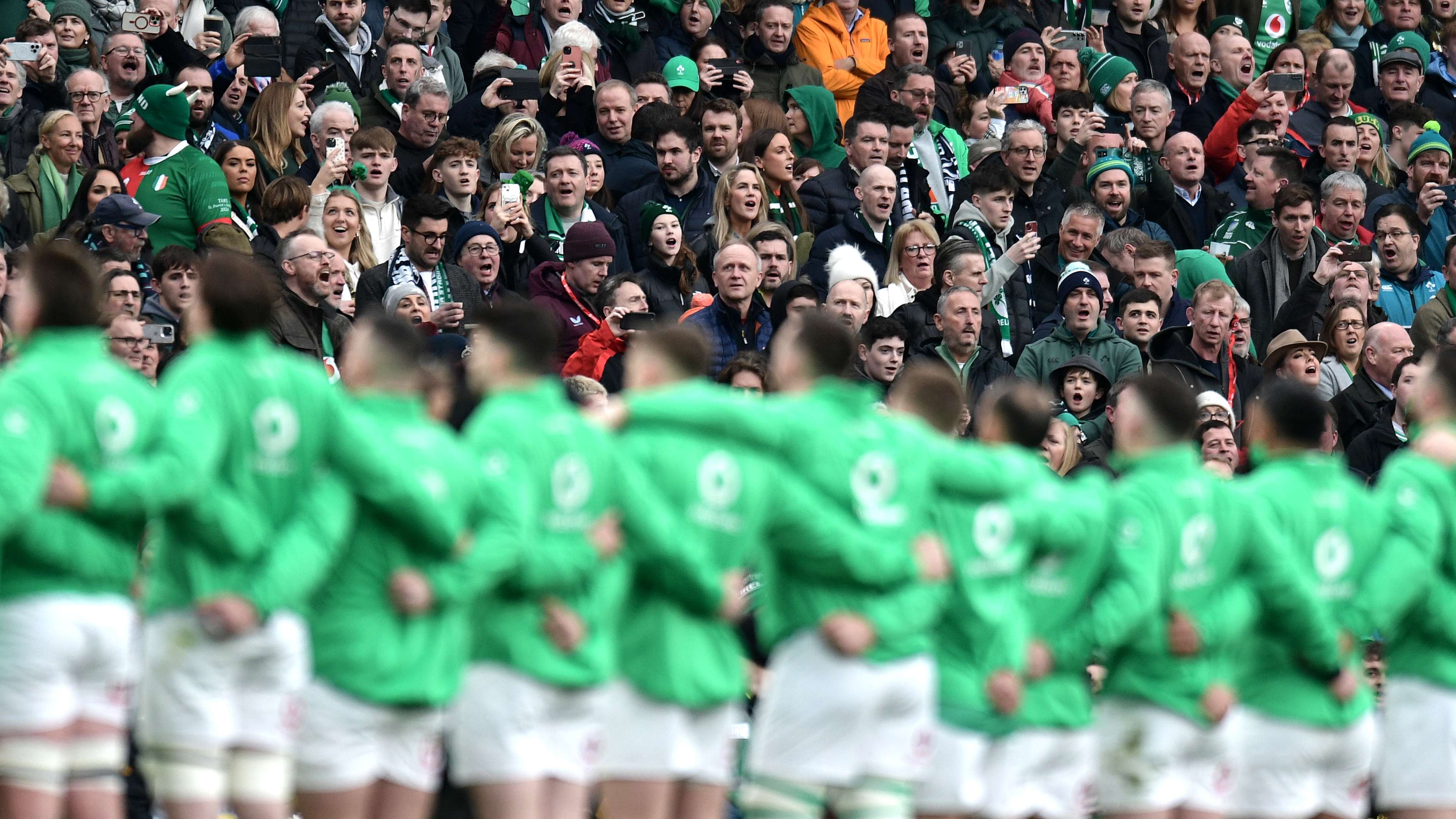 拜仁密切关注皇马中场塞瓦略斯 目前尚未提出任何报价